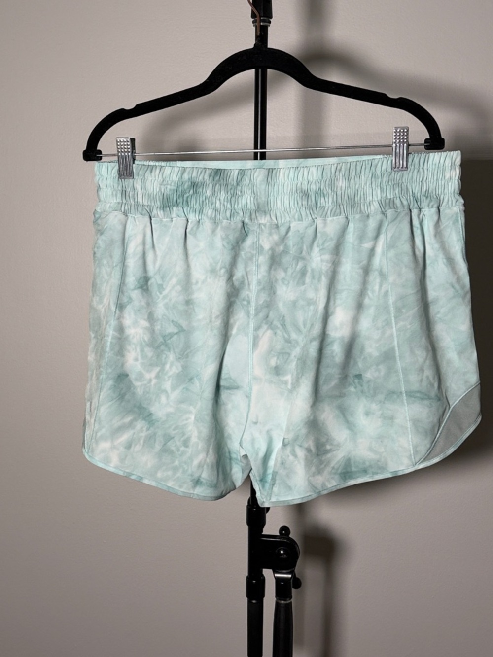 NWOT New Lululemon Hotty Hot High-Rise Lined Short 4” Diamond Dye Sheer Blue - Picture 5 of 8